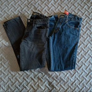 2 pairs of men’s jeans